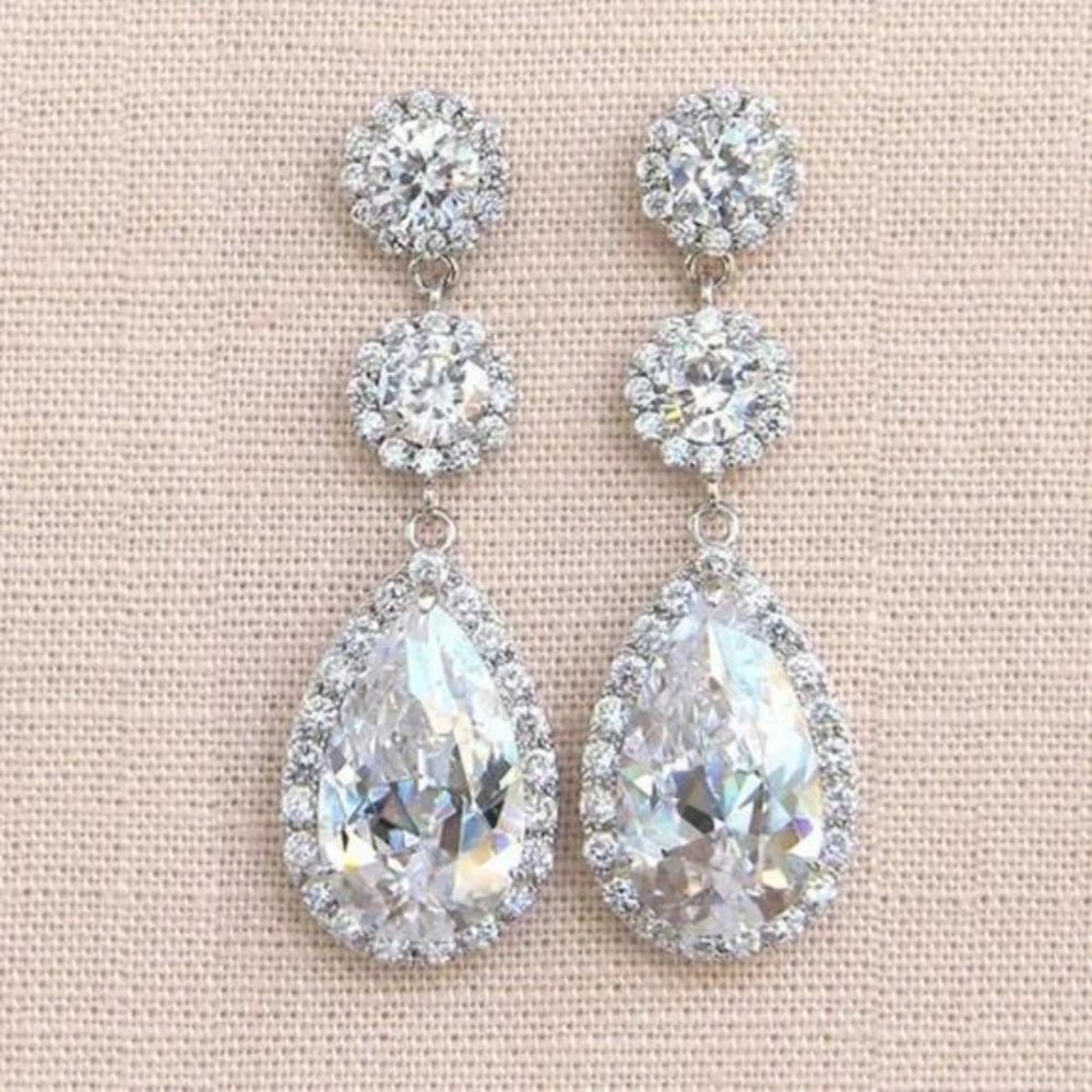 NEW 925 STERLING SILVER DIAMOND PEAR EARRINGS - Picture 1 of 3